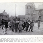Paasgebruiken in Denekamp Artikel en foto van paasstaak slepen 1925.png