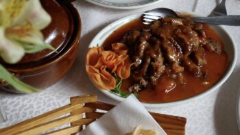 Chinees-Indisch restaurantcultuur babi pangang