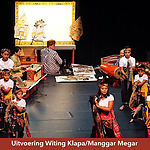 Uitvoering Kuda Lumping (paardendans) Witing Klapa/Manggar Megar met gamelanbegegeiding