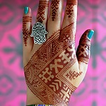 Hennakunst henna versiering in de huid