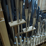 10.  Brabantse orgelcultuur pijpwerk op lade.JPG