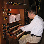 11. Brabantse orgelcultuur Organist Jan Verschuren aan een Smitsorgel te Grave (1).jpg