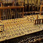 8. Brabantse orgelcultuur bovenzijde lade met pijpenroosters.JPG