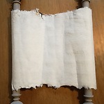 Papierscheppen in Doesburg Omroepers rol met handgeschept papier