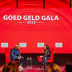 Nadia Murad en Humberto Tan bij Goed Geld Gala 2023 